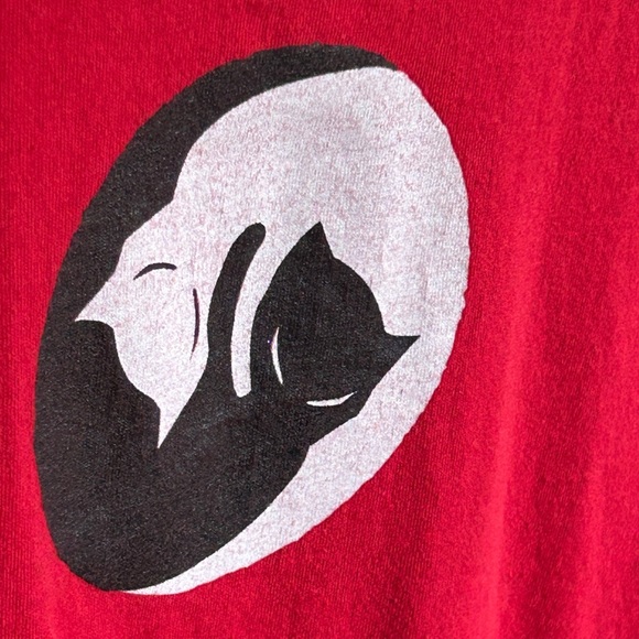 RARE 2001 Emily the Strange T Shirt Size M Vintage Cats Red Black White Yin Yang - Picture 6 of 15